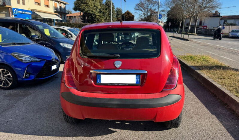 
								LANCIA – Ypsilon – 1.2 Argento NEOPATENTATI pieno									