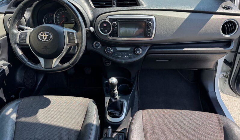 
								TOYOTA – Yaris – 1.3 3 porte Lounge TAGLIANDI CERTIFICATI pieno									