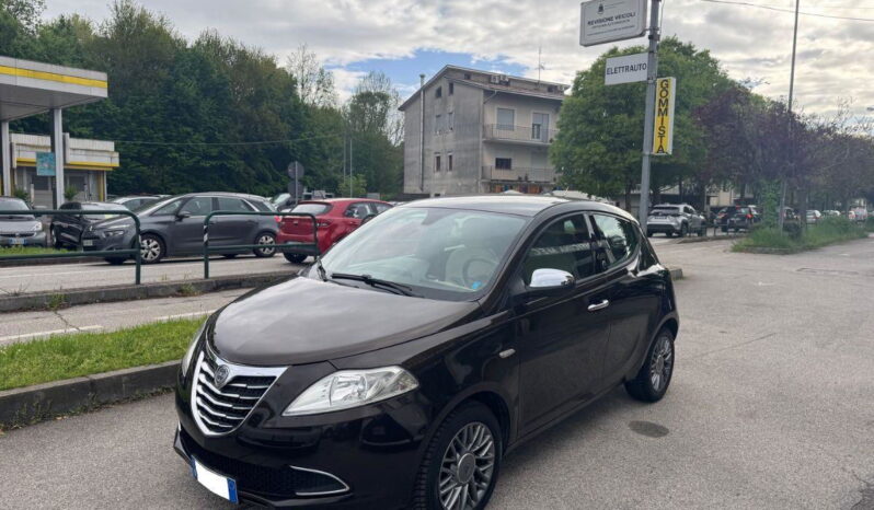 
								LANCIA – Ypsilon – 1.2 69 CV 5 porte GPL Ecochic Silver NEOPATENTATI pieno									