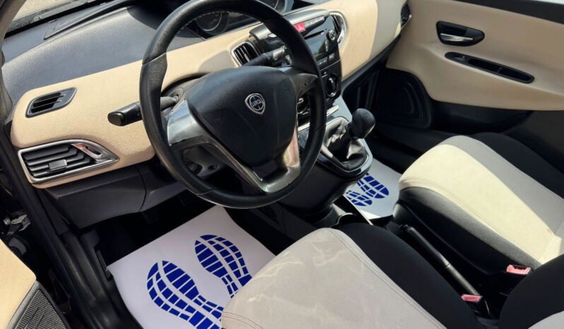 
								LANCIA – Ypsilon – 1.2 69 CV 5 porte GPL Ecochic Silver NEOPATENTATI pieno									