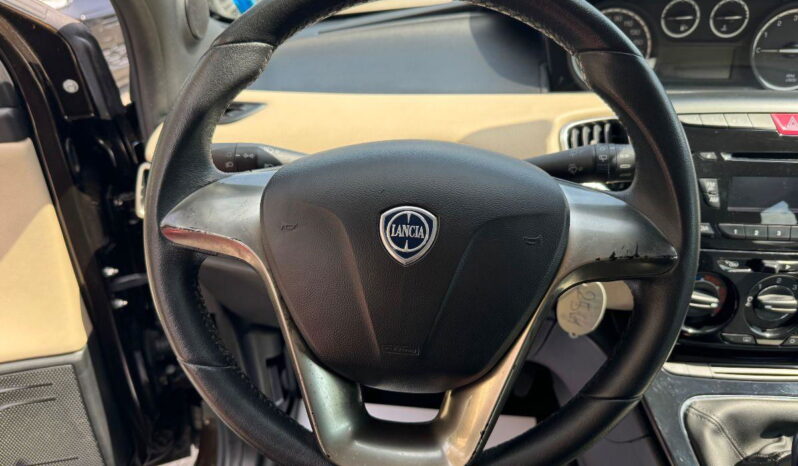 
								LANCIA – Ypsilon – 1.2 69 CV 5 porte GPL Ecochic Silver NEOPATENTATI pieno									