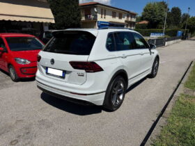 VOLKSWAGEN – Tiguan – 2.0 TDI DSG 4MOTION R-LINE