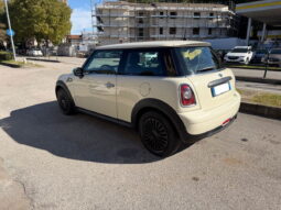 
										MINI – Mini – 1.4 16V One full									