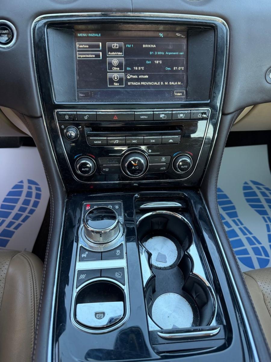 JAGUAR – XJ – 3.0D V6 Premium Luxury full