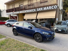 VOLVO – V40 Cross Country –  D2 Volvo Ocean Race